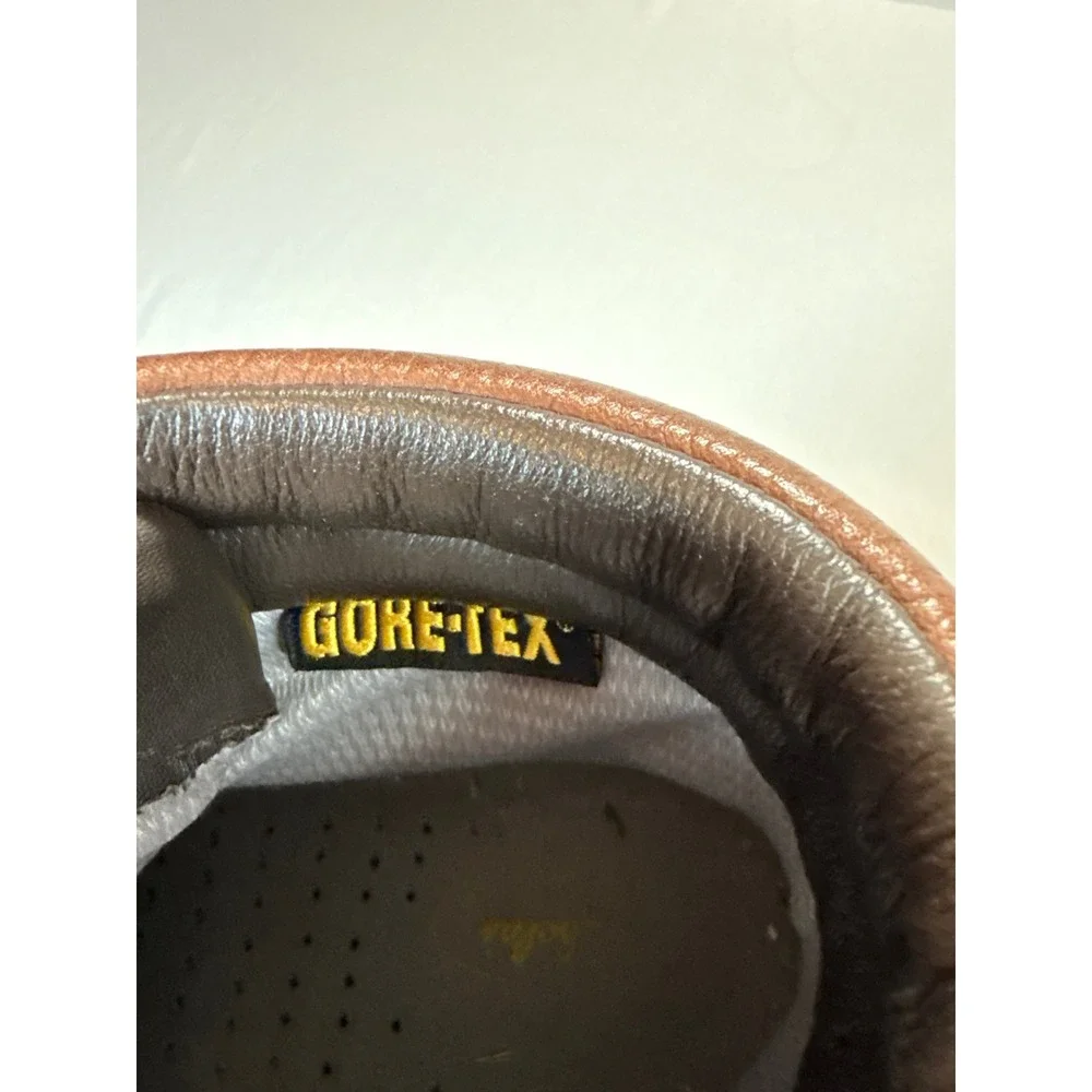 Cabelas Gore-Tex Brown Leather Moc Toe Work Boots Mens 10D Vibram 80040775